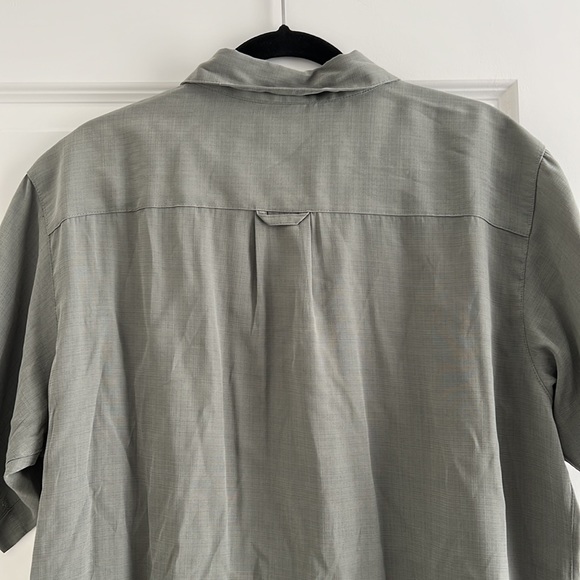 Columbia Short Sleeve Button Up XL - Picture 7 of 12